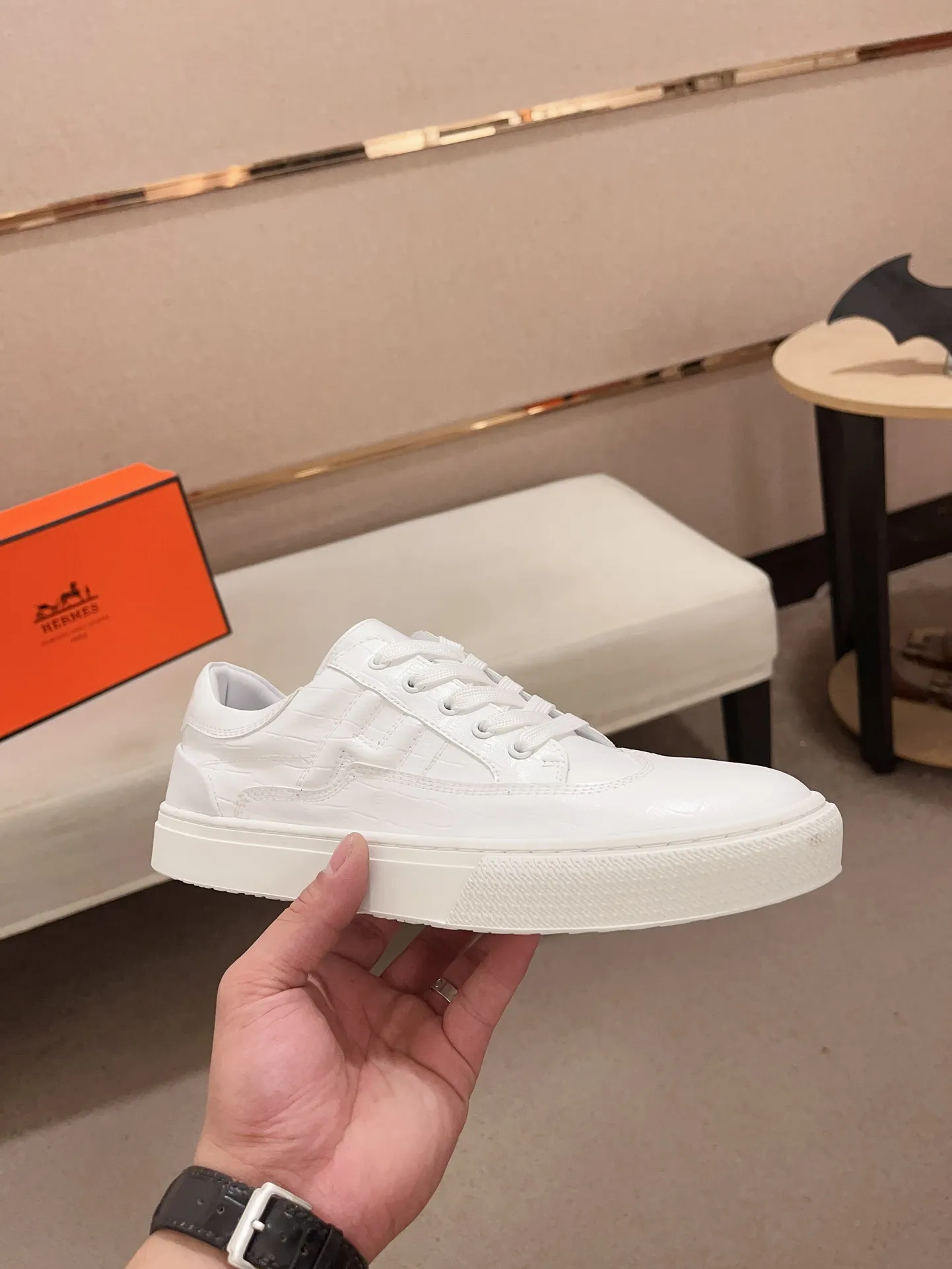 Men's clothing and shoes💰: 400💰《HERMES》【Classic Original Version】Hermès; Top 🔝 Purchasing Agency 🔍🔍Men's latest 🇺🇸 counter sales simultaneously, original ▲▲cowhide imported from Italy ▲▲Exquisite workmanship (Italian 🇮🇹Imported water-dyed 🐂cowhide lining) sole: original sole provided by the original factory, ⚠️exclusive double-layer activity·TPR·rubber·combined molded outsole; Code number: 38-44 (45/46 can be customized, non-refundable)